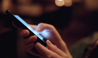 Telefonunuz Veya Tabletiniz Gözlerinize Ve Sağlığınıza Ciddi Zarar Verebilir Mi? Telefonunuz Veya Tabletiniz Gözlerinize Ve Sağlığınıza Ciddi Zarar Verebilir Mi?